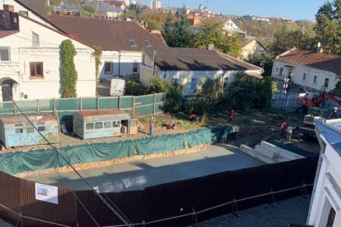 В історичному центрі Луцька залили бетоном 400-літні підземелля