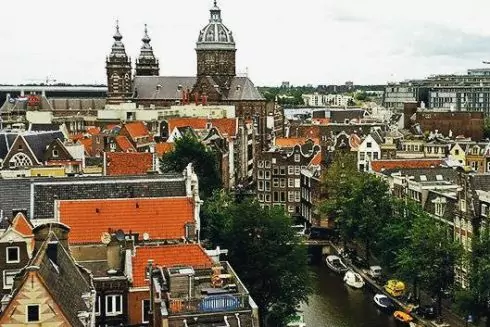 Где есть, пить и развлекаться в Амстердаме