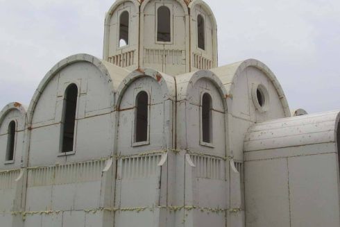 Фото дня. В Херсоне построили храм из пенопласта