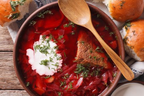 В Киеве хотят установить скульптуру борща. Киевлянам предлагают выбрать для нее место