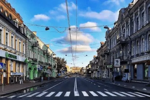 Летние площадки на Подоле оформят в одном стиле