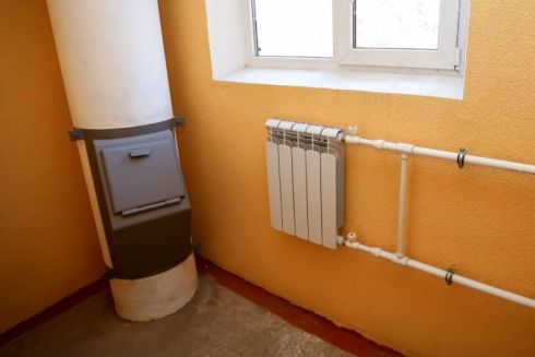 У київських багатоповерхівках хочуть почати заварювати сміттєпроводи