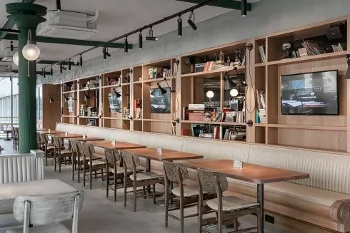 Фото. На Печерську відкрився &laquo;This is Пивбар&raquo; з інтер'єром від Balbek Bureau