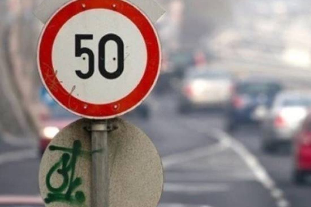 В Україні обмежать швидкість на дорогах до 50 км/год: коли саме
