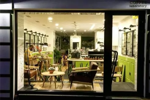 В центре Киева заработала кофейня-ростерия Coffee Laboratory