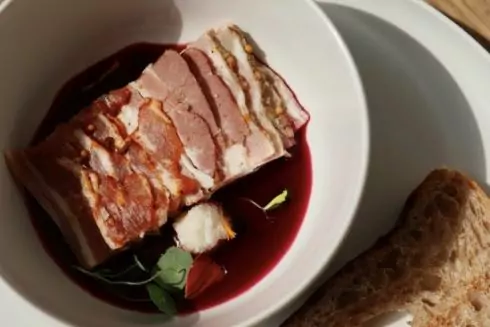 На Виноградаре открыли кафе современной украинской кухни &laquo;За Шафою&raquo;