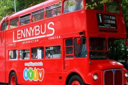 Лондонський автобус-кавʼярня LennyBus знову змінив локацію: де він знаходиться зараз