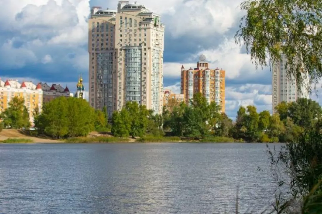 В парку біля озера Вербне відремонтують прогулянкові зони