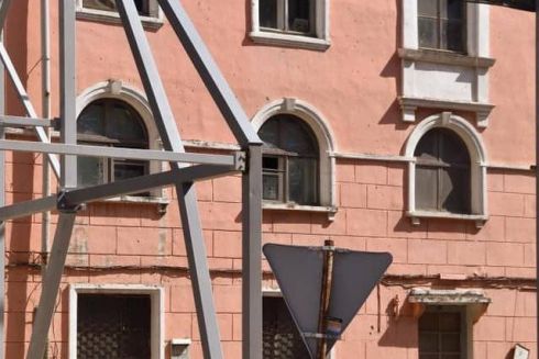 Застройщик ТРЦ Ocean Mall разрушил самый старый дом на Лыбедской площади