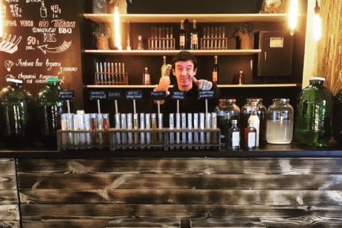 На Бессарабському ринку відкрився &laquo;Корінь бар&raquo; з домашніми настоянками