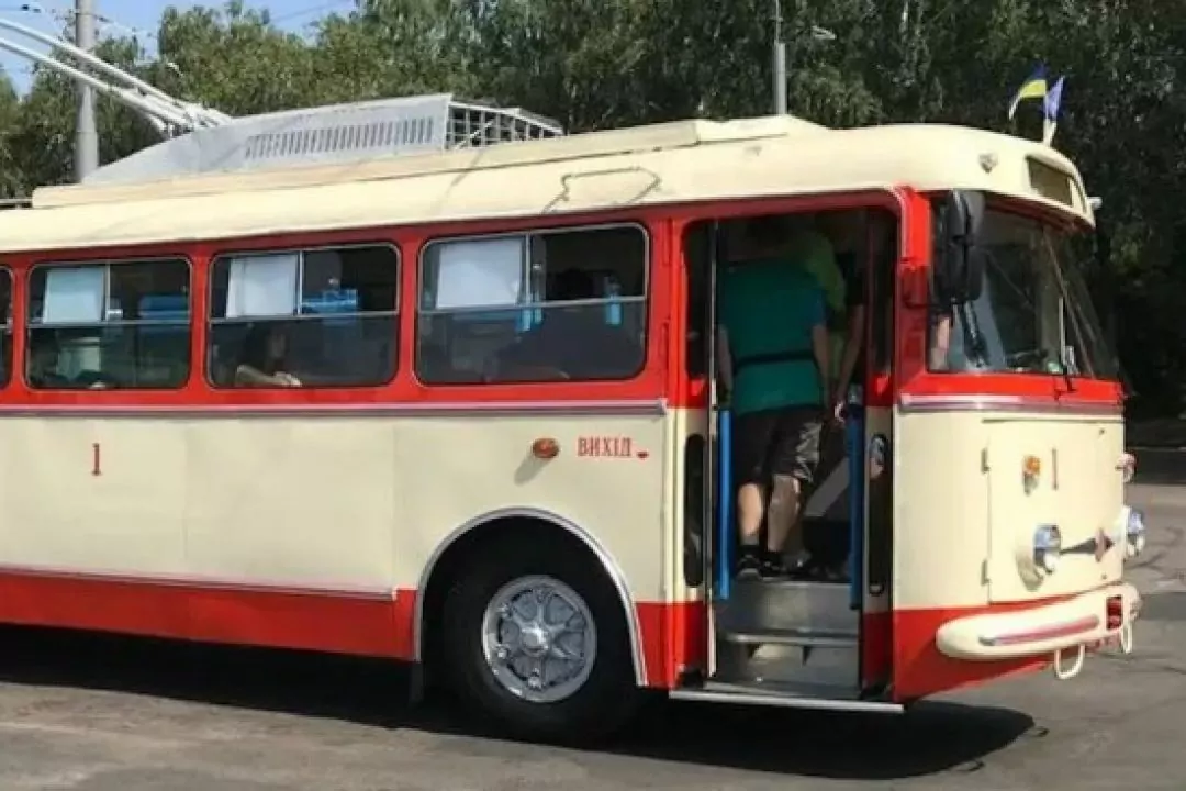 У Рівному відреставрували найстаріший тролейбус в Україні