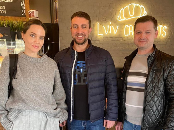 У Львові поки не будуть зносити кав’ярню, яку відвідувала Джолі – Садовий