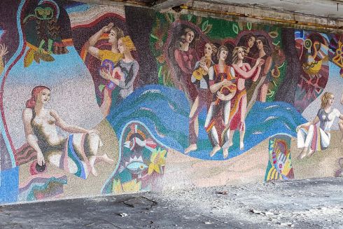 Активисты создали петицию для сохранения мозаичных панно в здании завода &laquo;Электронмаш&raquo;