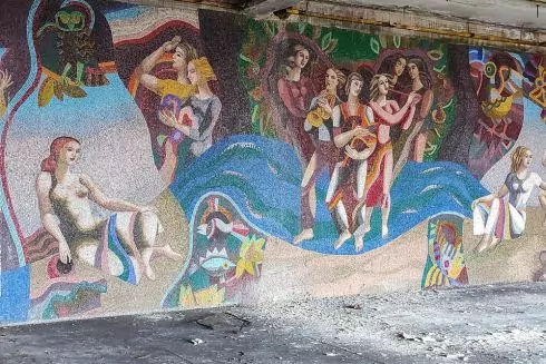 Активісти створили петицію для збереження мозаїчних панно у будівлі заводу &laquo;Електронмаш&raquo;