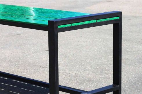 В ресайклинг-мастерской «Україна без сміття» создали первую скамейку из переработанного пластика: фото