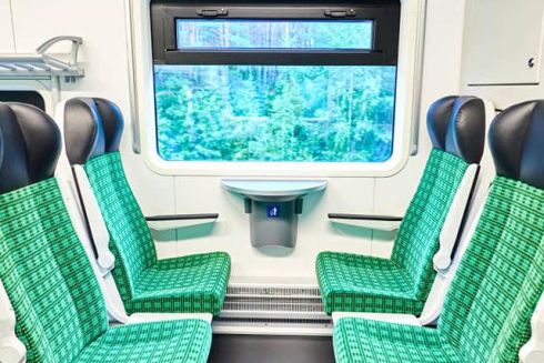 Вагони-трансформери та швейцарський Stadler. «Укрзалізниця» показала оновлений рухомий склад