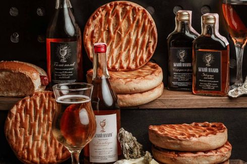 На Подоле открылась новая точка «Белого налива» – с пирогами и неоновым сидром