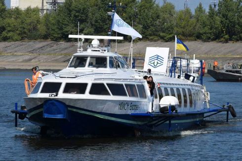 Из Киева в Канев запустили скоростной теплоход «Ракета»