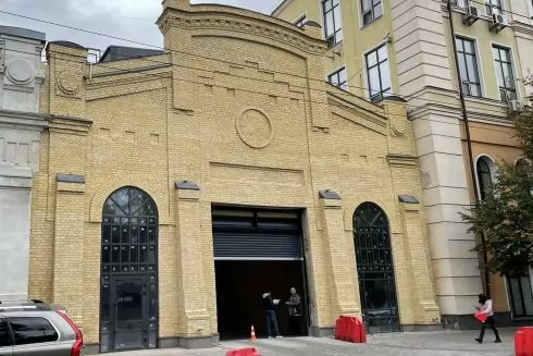 Возле &laquo;Арсенальной&raquo; строят два паркинга: фото