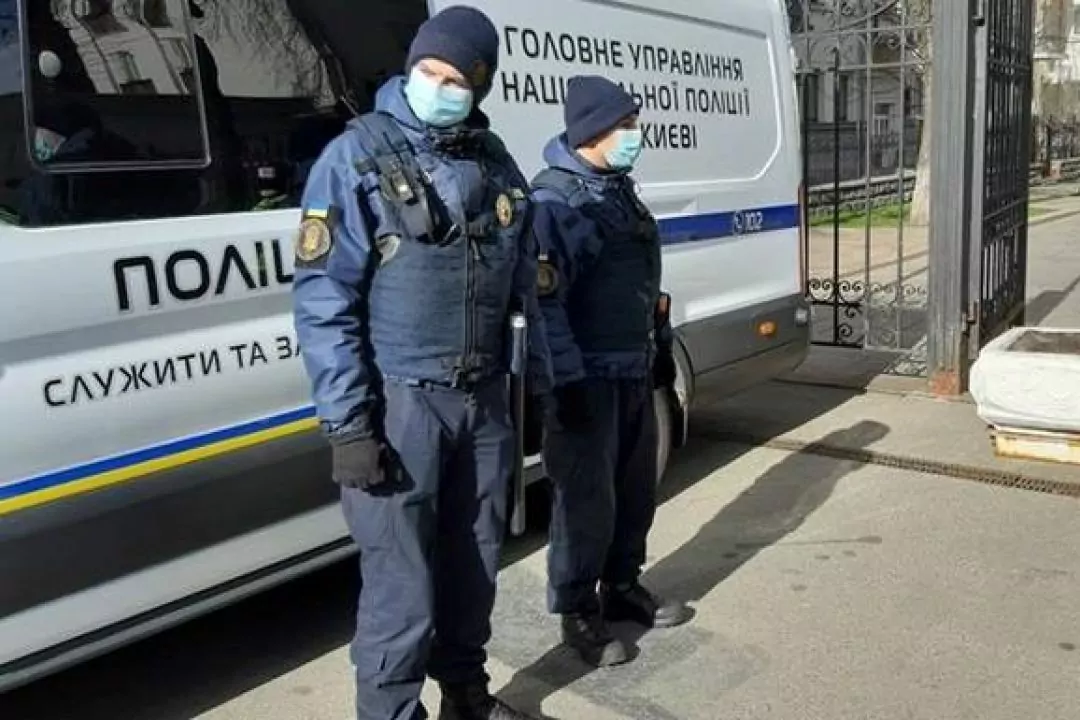 Ходіння без масок, прогулянки в парках: за що штрафують киян