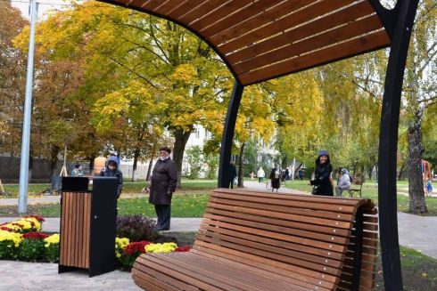 Фото. В Святошинском районе открыли сквер после капремонта