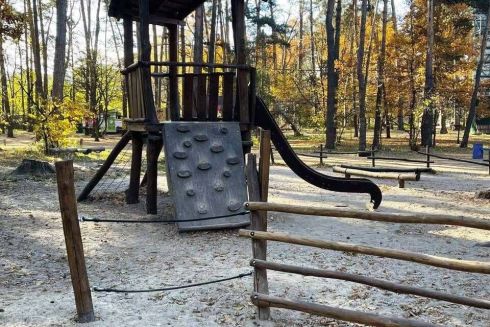 Фото. На Виноградаре обустроили детскую эко-площадку: это проект «Общественного бюджета»