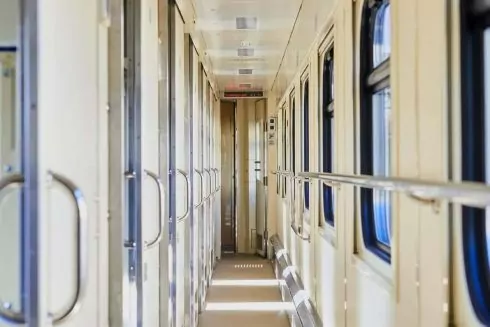 Фото. &laquo;Укрзалізниця&raquo; получила пять новых вагонов: с кнопками вызова, кулерами и сигнализацией