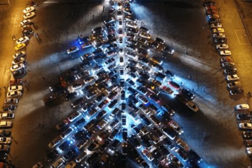 В Запорожье появилась елка из 270 авто