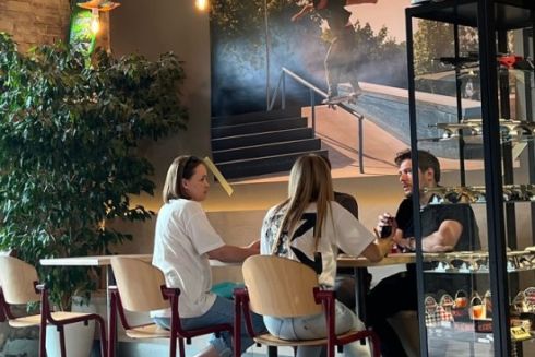 На ВДНГ открыли кофейню-скейтшоп Coffee Spot