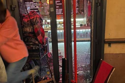 На бар «Хвильовий» напали праворадикалы: распыляли слезоточивый газ и поломали имущество