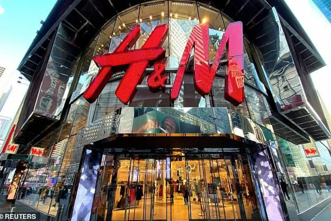 H&M і Zara починають виготовляти маски та медичні халати