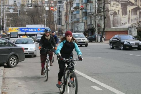 Україна єдина в Європі не штрафує за перевищення встановлених лімітів швидкості. Як це впливає на смертність