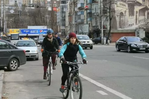 Україна єдина в Європі не штрафує за перевищення встановлених лімітів швидкості. Як це впливає на смертність