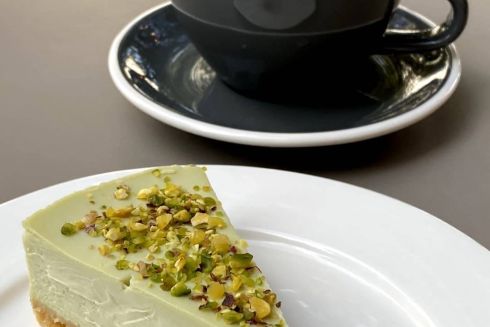 На Печерске начала работу кофейня Shu Coffee Bar с десертами собственного производства