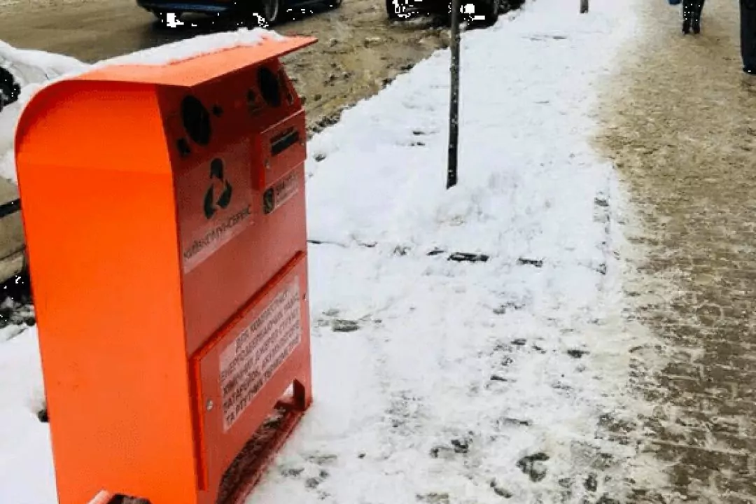 В Киеве установили первые контейнеры для опасных отходов