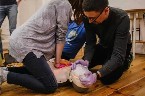 Где в Киеве получить медицинскую подготовку и научиться самообороне: курсы и тренинги