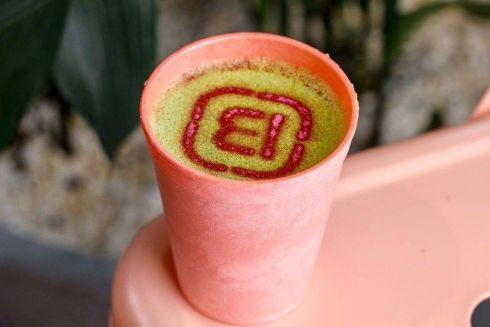 Біля «Арсенальної» відкрився заклад MaMatcha з напоями та десертами на основі матчі