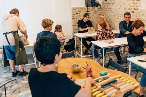 Фото. На Подоле открылся керамический коворкинг Lepite