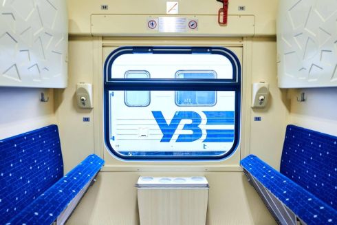 Фото. «Укрзалізниця» получила пять вагонов купе с обновленной комплектацией