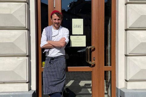 У Львові відкрили ресторан «Інші» з безкоштовним меню від Євгена Клопотенка та Інни Поперешнюк