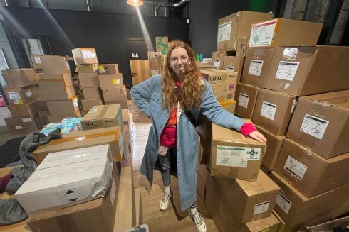 “Ми допомагаємо людям облаштуватися у київському метро”:  Історія засновниці організації “Волонтерський штаб “М” Вероніки