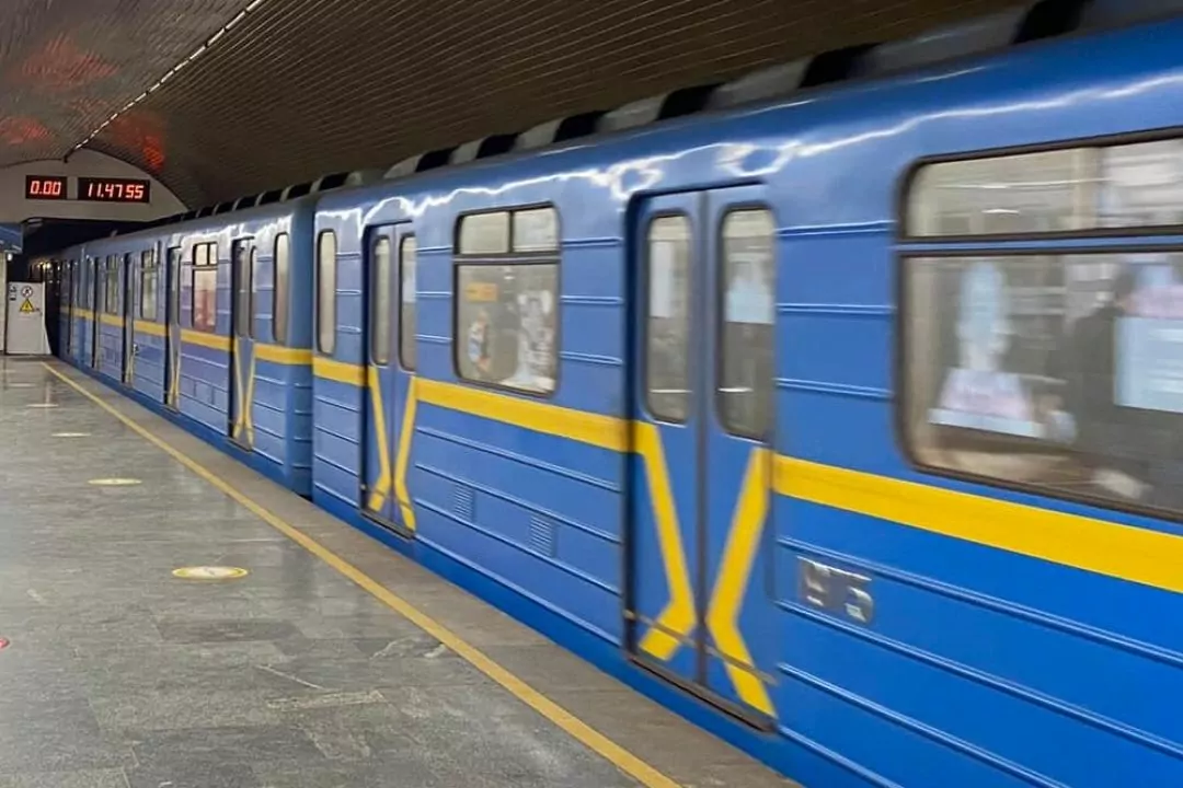 Кияни просять виділити окремий вагон в метро під велосипеди