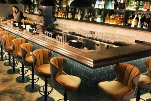 На Антоновича відкрився бар, що спеціалізується на джині