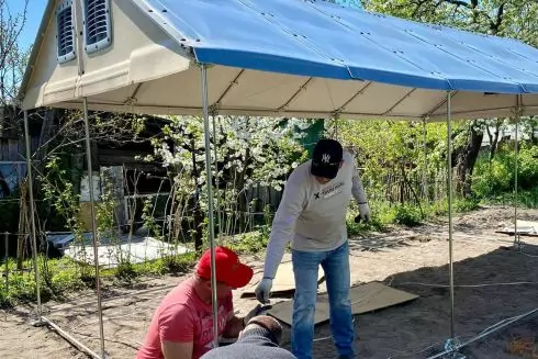 В Буче начали устанавливать индивидуальные модульные дома для владельцев разрушенного жилья