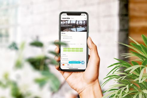 В Украине запускается сервис бронирования столов Reservble. Процент идет на ВСУ