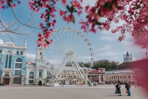 Листівки з Києва: фото травневого міста під час війни від Катерини Гришекіної
