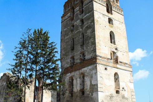 В Староконстантинове ищут инвесторов для реставрации доминиканского собора и башни XVI века