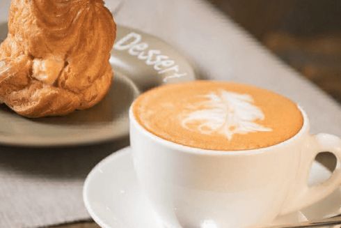 На Воздвиженці відкрили кав'ярню з лавандовою кавою і вином