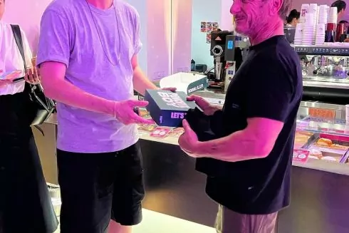 Шон Пенн відвідав Ponchyk Boy у Києві. Тепер у закладі створять пончик на його честь