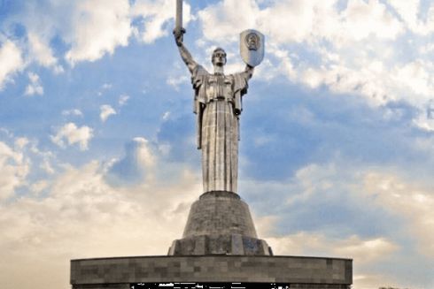 На монументі «Батьківщина-мати» відкрили оглядовий майданчик